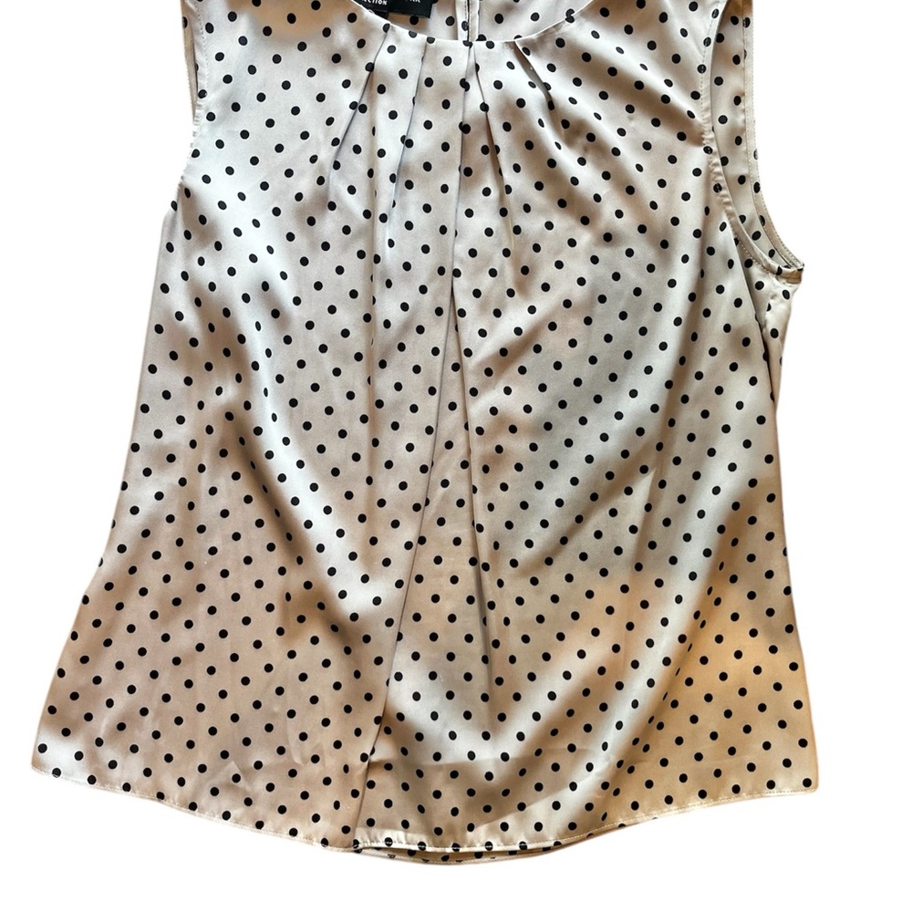 Jones New York Grey with Black Polka Dots Sleeveless Pleated Blouse